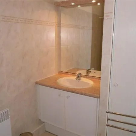 Appartement T2 Proche Centre Ville St Raphael *